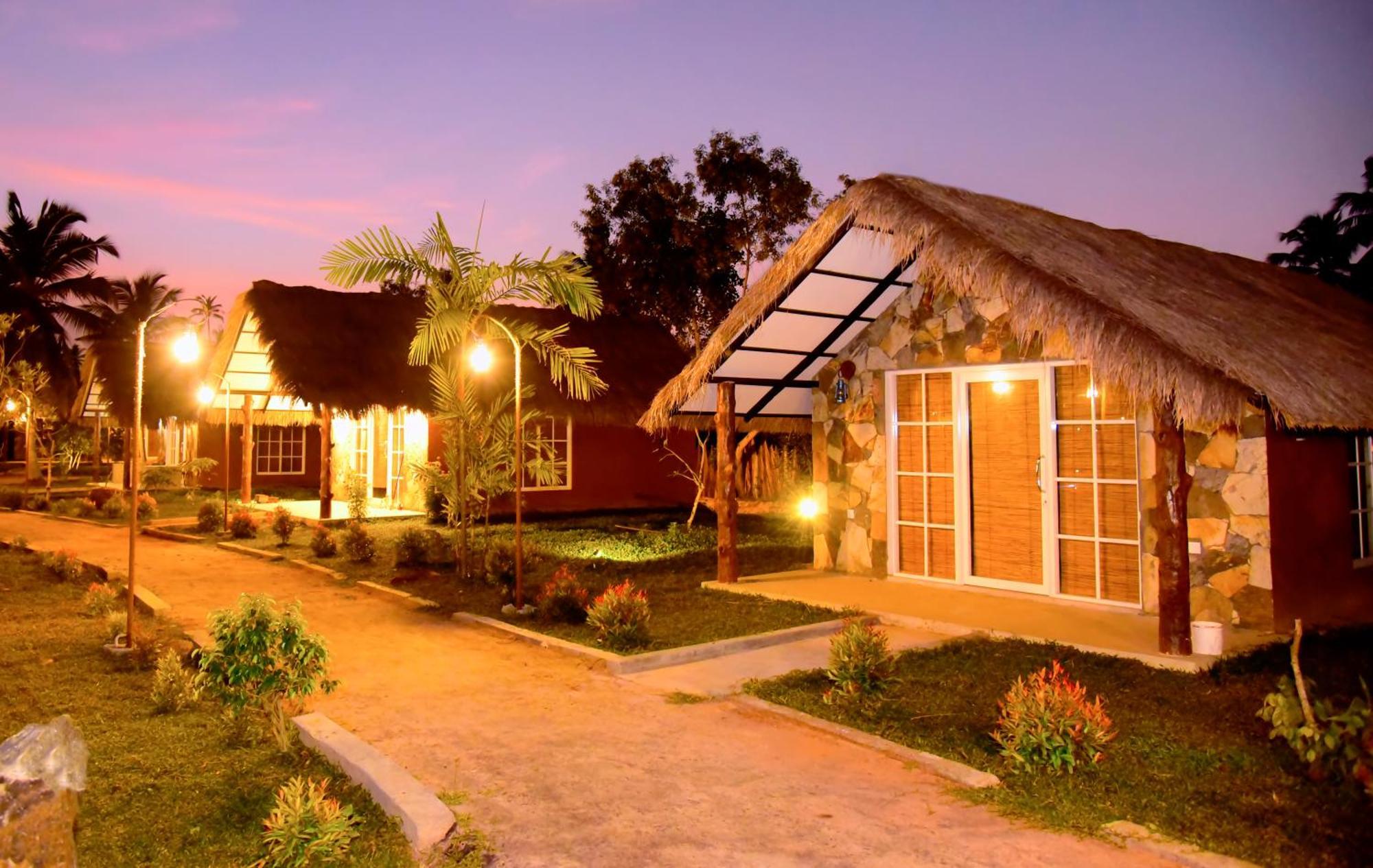 Coco Village Hotel Chilaw Esterno foto