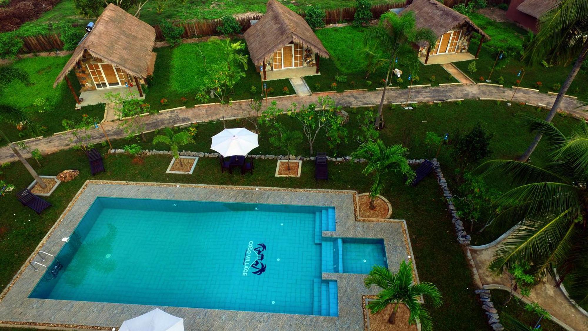 Coco Village Hotel Chilaw Esterno foto