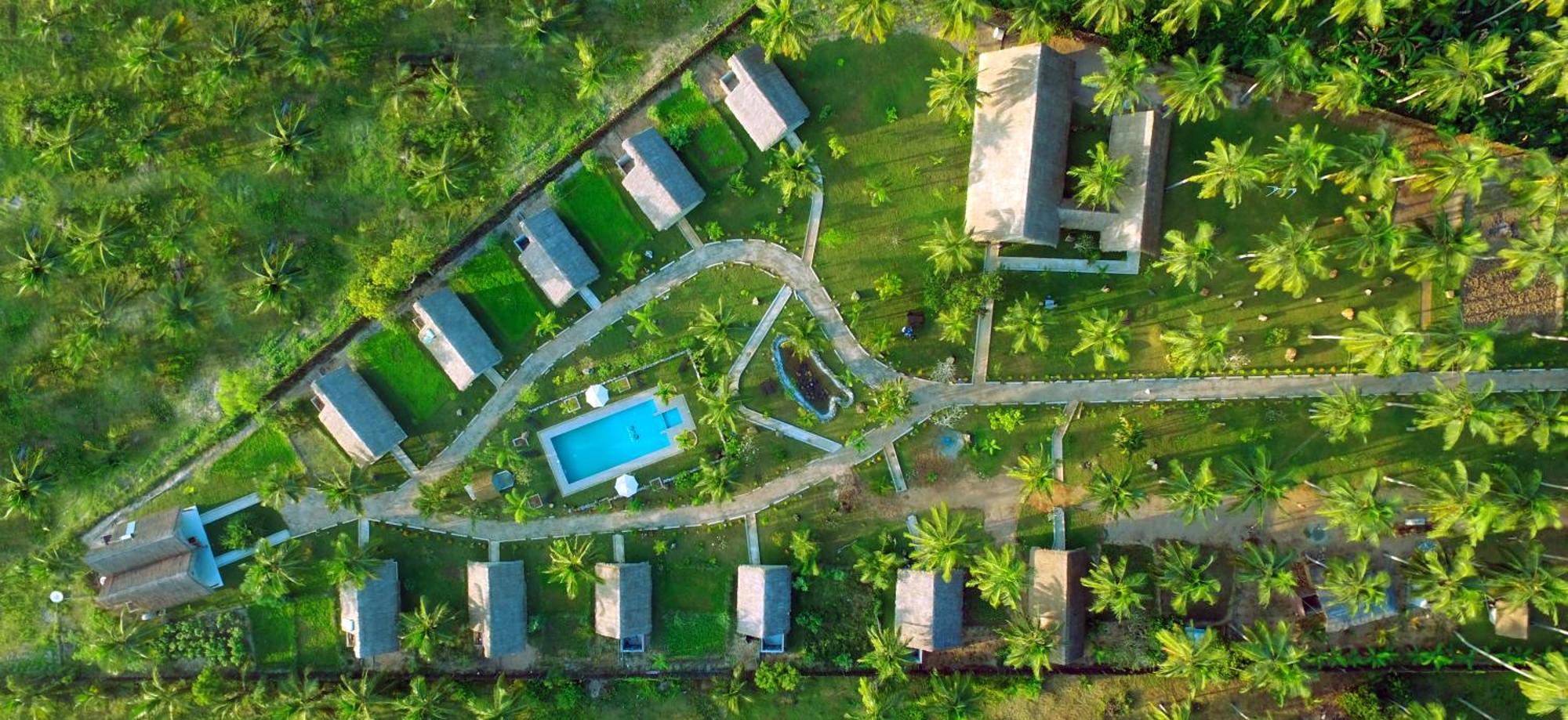 Coco Village Hotel Chilaw Esterno foto