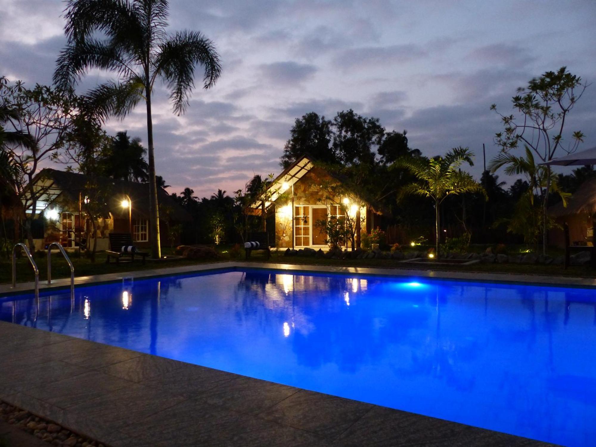 Coco Village Hotel Chilaw Esterno foto